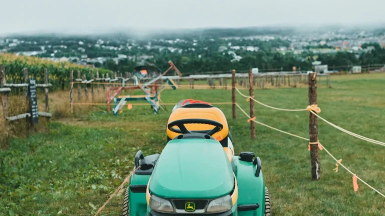 Zero-Turn Mowers vs Lawn Tractors: Which Is Better for Large Lawns?